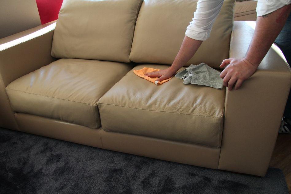 Come pulire un divano in tessuto