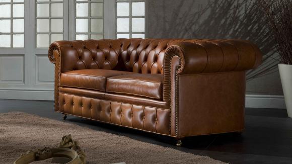 Divano Chesterfield con ruote in ottone