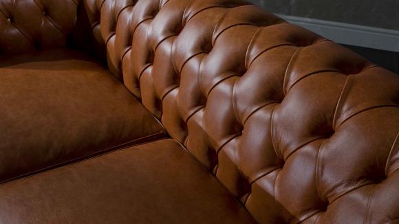 Divano Chesterfield realizzabile su misura